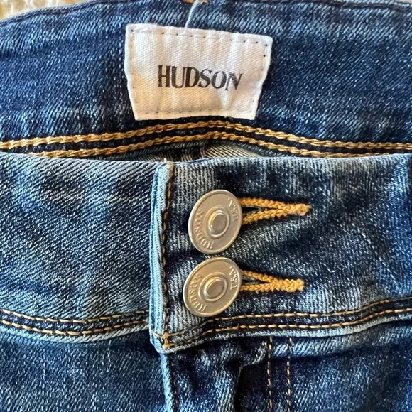 Hudson denim; Beth mid rise, baby boot; size 30; great condition-like new - Picture 2 of 12